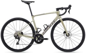 Giant Defy Advanced 2 - 28 Zoll - Diamant - 2024
