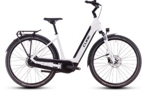 Cube Supreme Hybrid Comfort ONE 500 - 500 Wh - 26 Zoll - Tiefeinsteiger - 2025